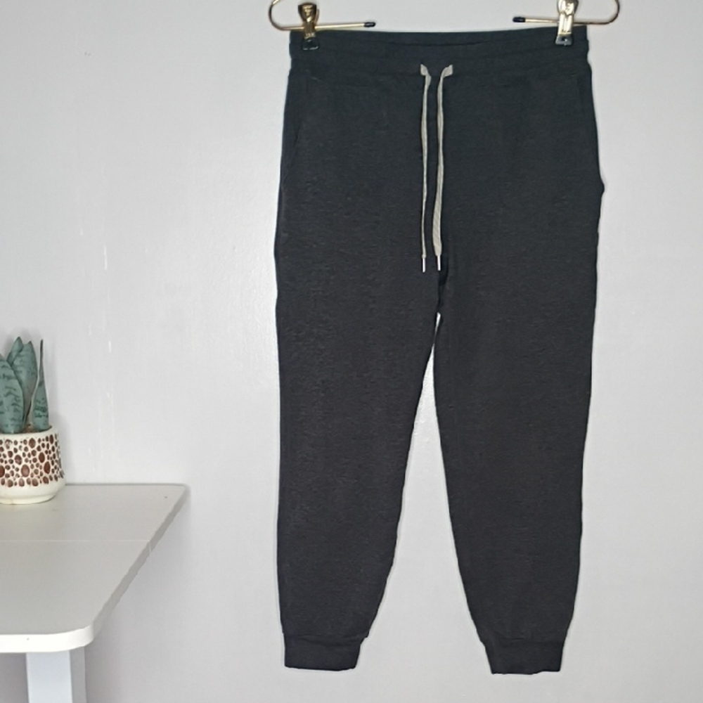 Vuori Dark Gray Joggers Womens small